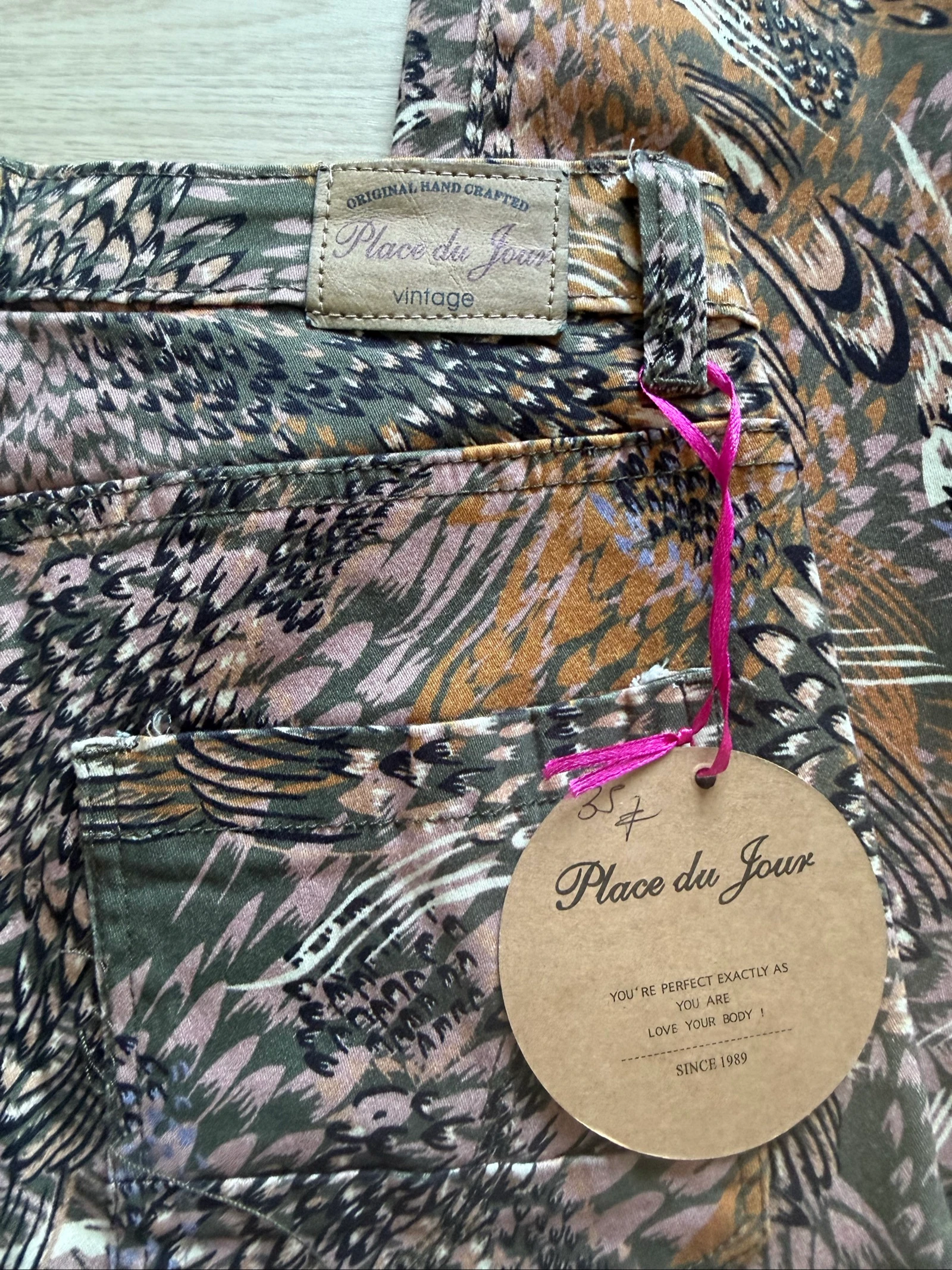 Jeans slim de talle alta color caqui y multicolor Place du Jour talla 36 S - nuevo con etiqueta – photo 7